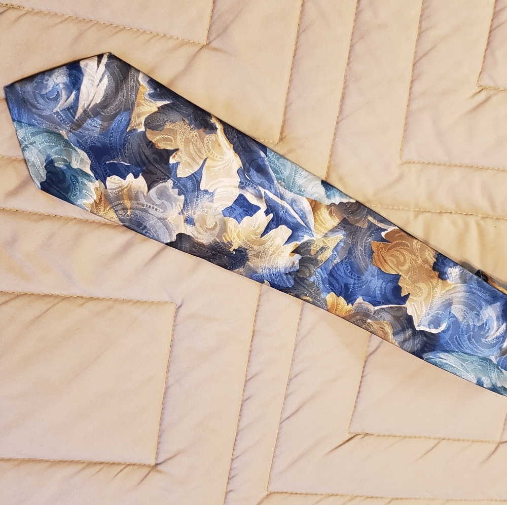 Camden Court mens Tie